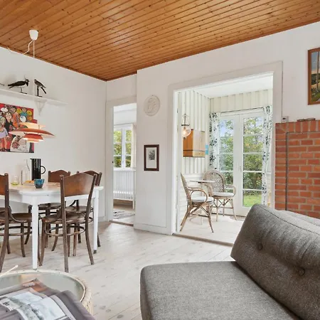 2 Bedroom Lovely In 펜션 *