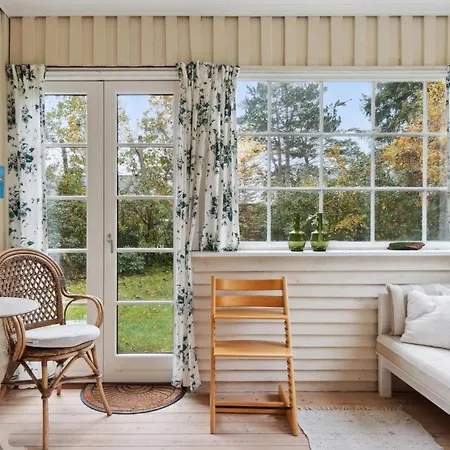 2 Bedroom Lovely In 펜션