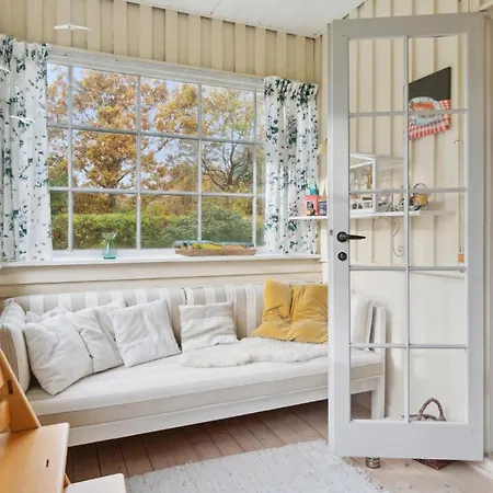 2 Bedroom Lovely In *